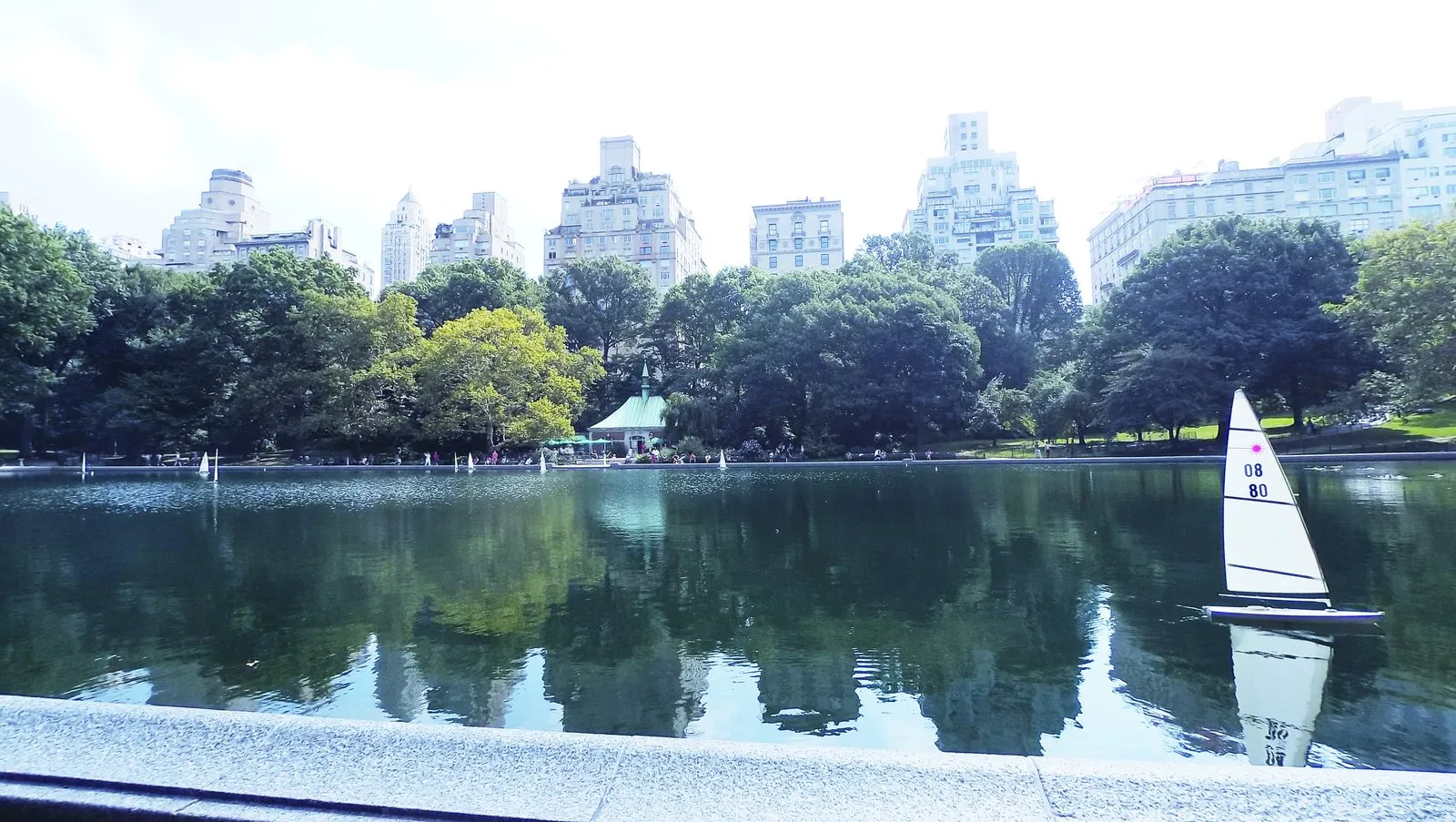HTC RE review: down periscope
