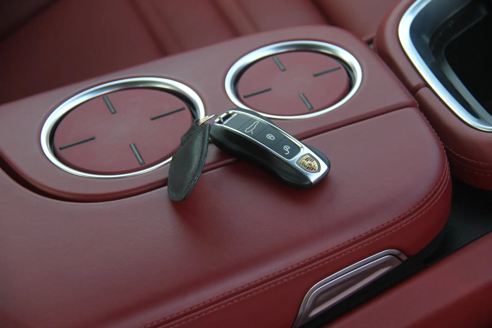 Porsche Panamera Turbo - Executive Express