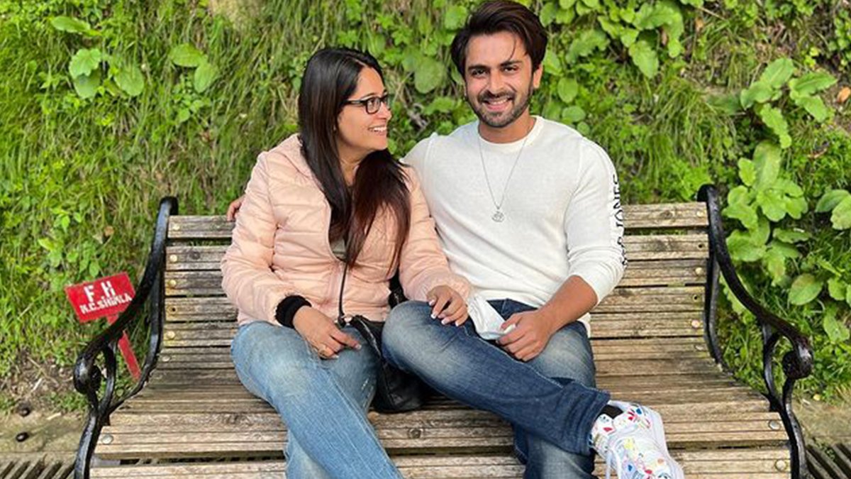 Dipika Kakar trolled for worshipping at this place with husband Shoaib Ibrahim.Click to know.