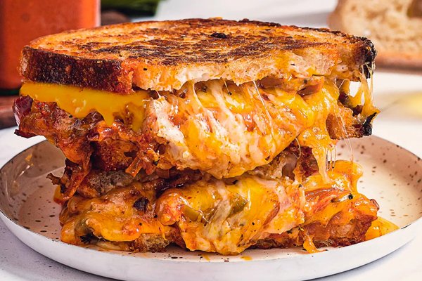 5 Cheesiest Dishes You Need To Try In Delhi