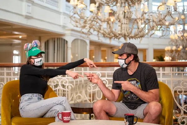Divergent Shailene Woodley meets Aaron Rodgers after break up Shailene Woodley
