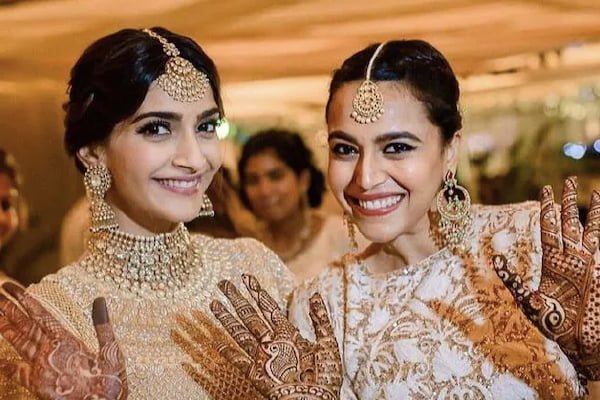 Bet you don't know these real-life friendships in Bollywood Bollywood Friendship