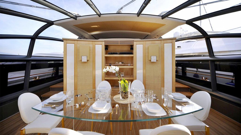 yacht
