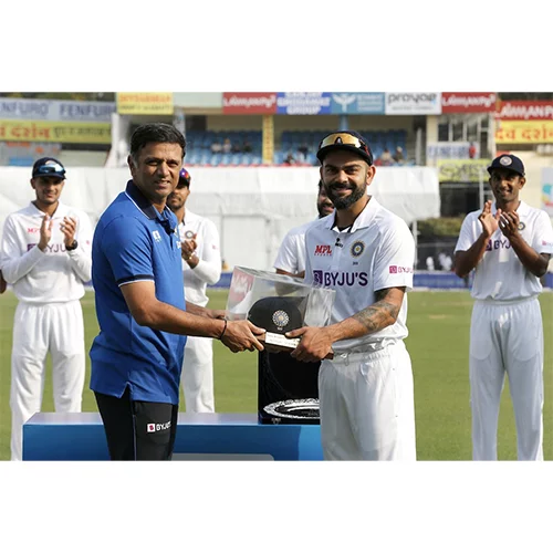 Star of Indian cricket Virat Kohli gets felicitated for the 100th test match, wife Anushka Sharma joins virat kohli